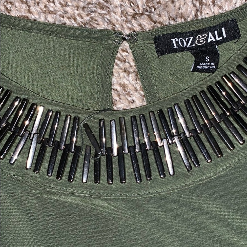 Olive green work top - Picture 5 of 6